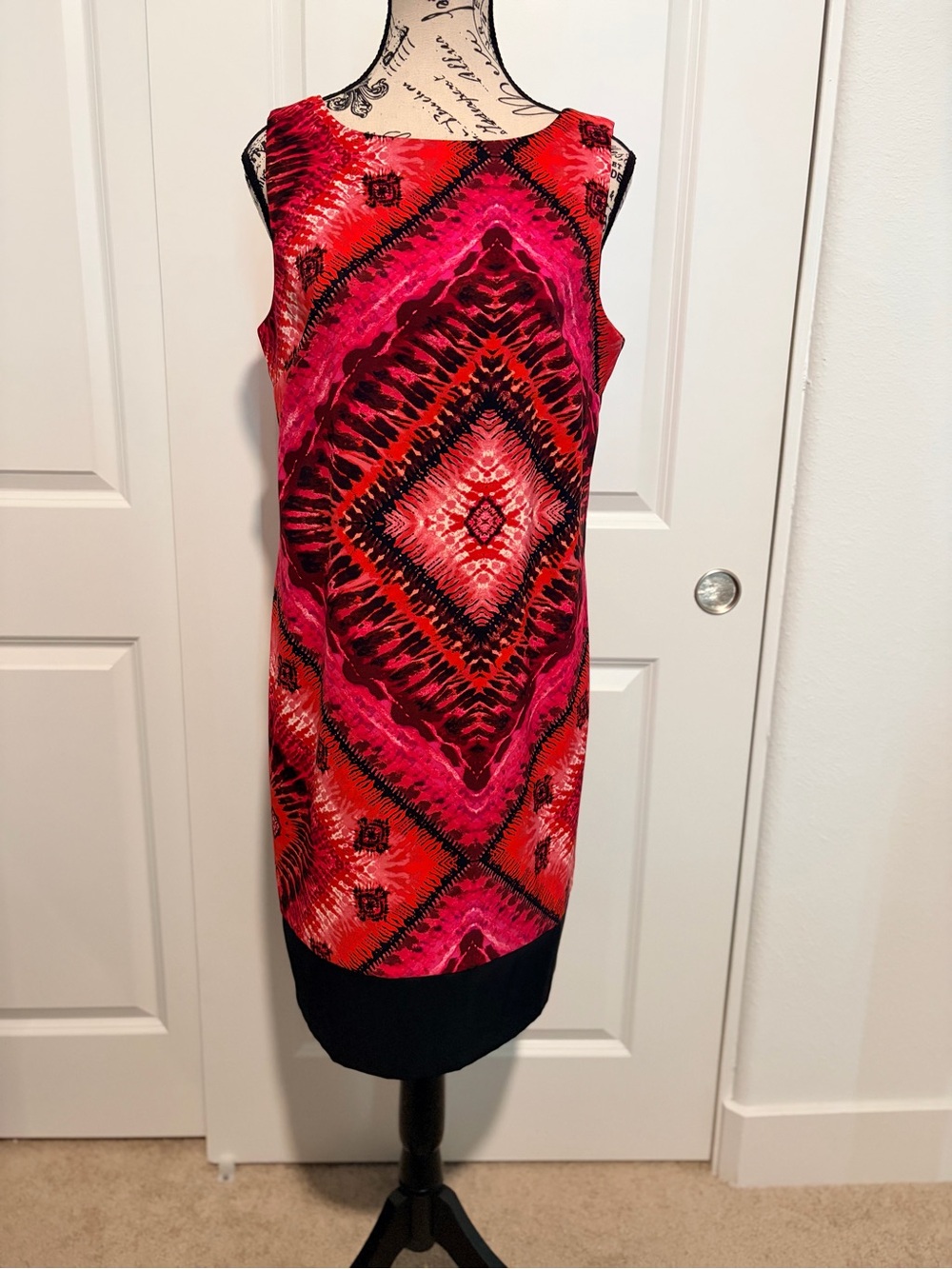 AGB Multicolor Red & Pink Abstract Print Dress